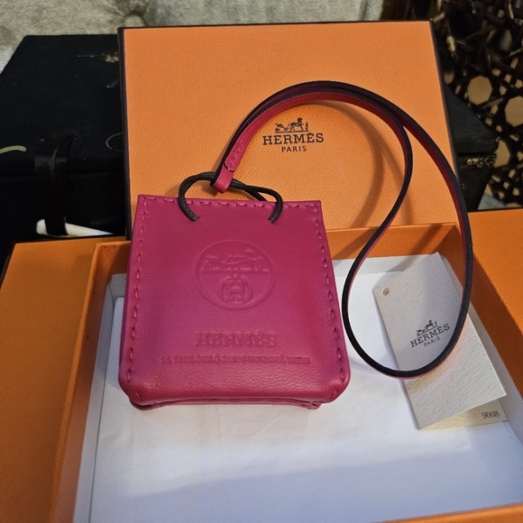 Authentic Hermes shopping bag bag charm - Picture 2 of 3